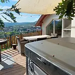 Apartment Toelgyerdo *