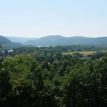 Apartament Toelgyerdo