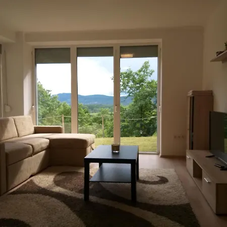 Apartment Toelgyerdo